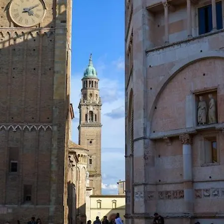 Domus: Modern Loft In The Center Of Holiday home Parma