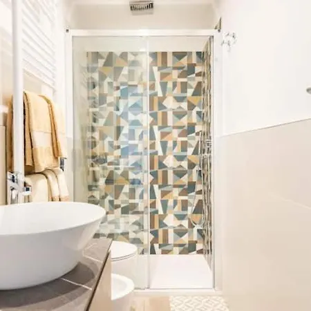 Domus: Modern Loft In The Center Of בית נופש