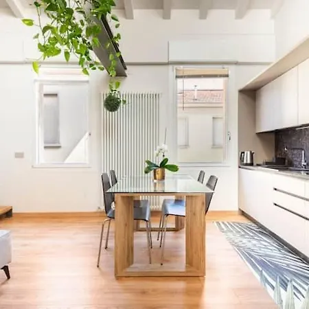 Domus: Modern Loft In The Center Of *