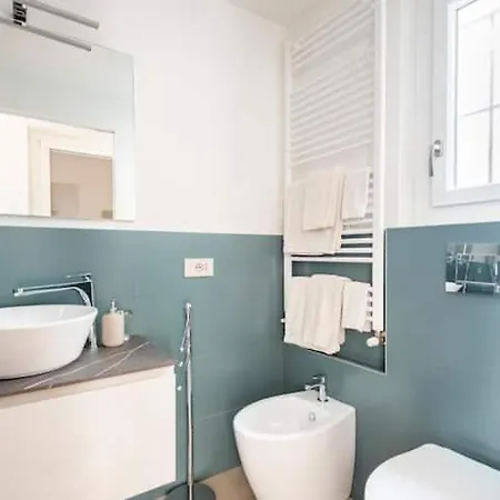 Domus: Modern Loft In The Center Of *