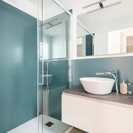 בית נופש Domus: Modern Loft In The Center Of פארמה