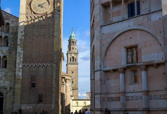 Domus: Modern Loft In The Center Of Semesterbostad Parma